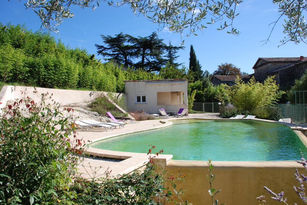 Bed and Breakfast Les Jardins Du Mas Evesque Rousson  Zimmer foto