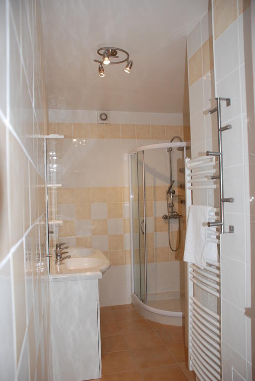 Bed and Breakfast Les Jardins Du Mas Evesque Rousson  Exterior foto