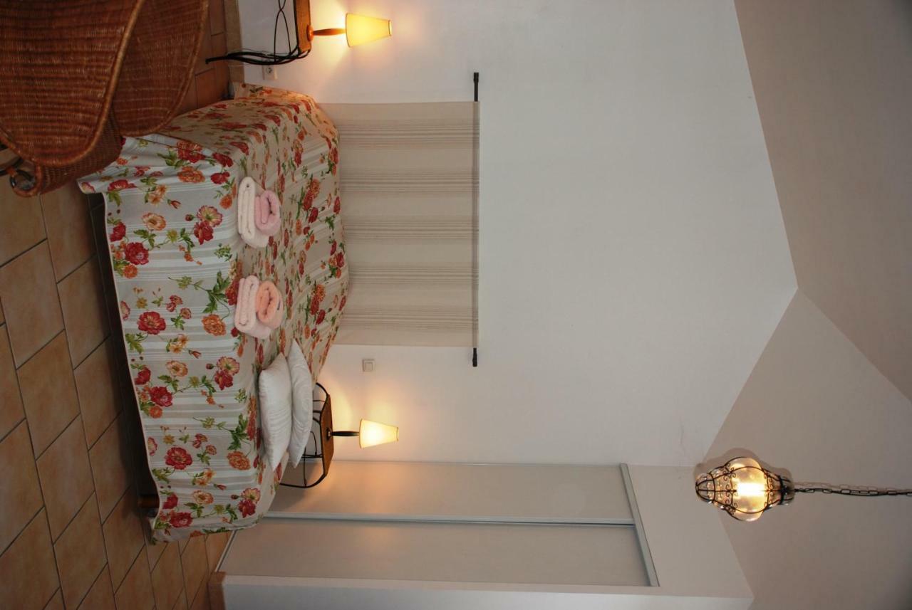 Bed and Breakfast Les Jardins Du Mas Evesque Rousson  Exterior foto
