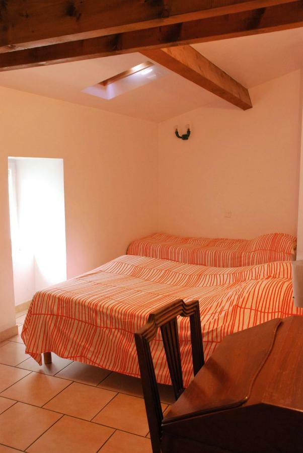 Bed and Breakfast Les Jardins Du Mas Evesque Rousson  Exterior foto