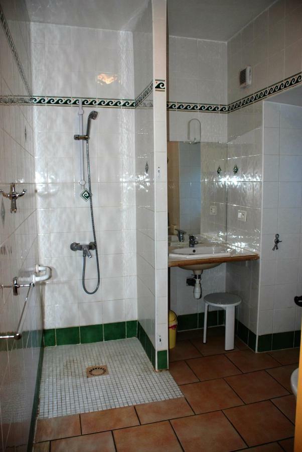 Bed and Breakfast Les Jardins Du Mas Evesque Rousson  Exterior foto